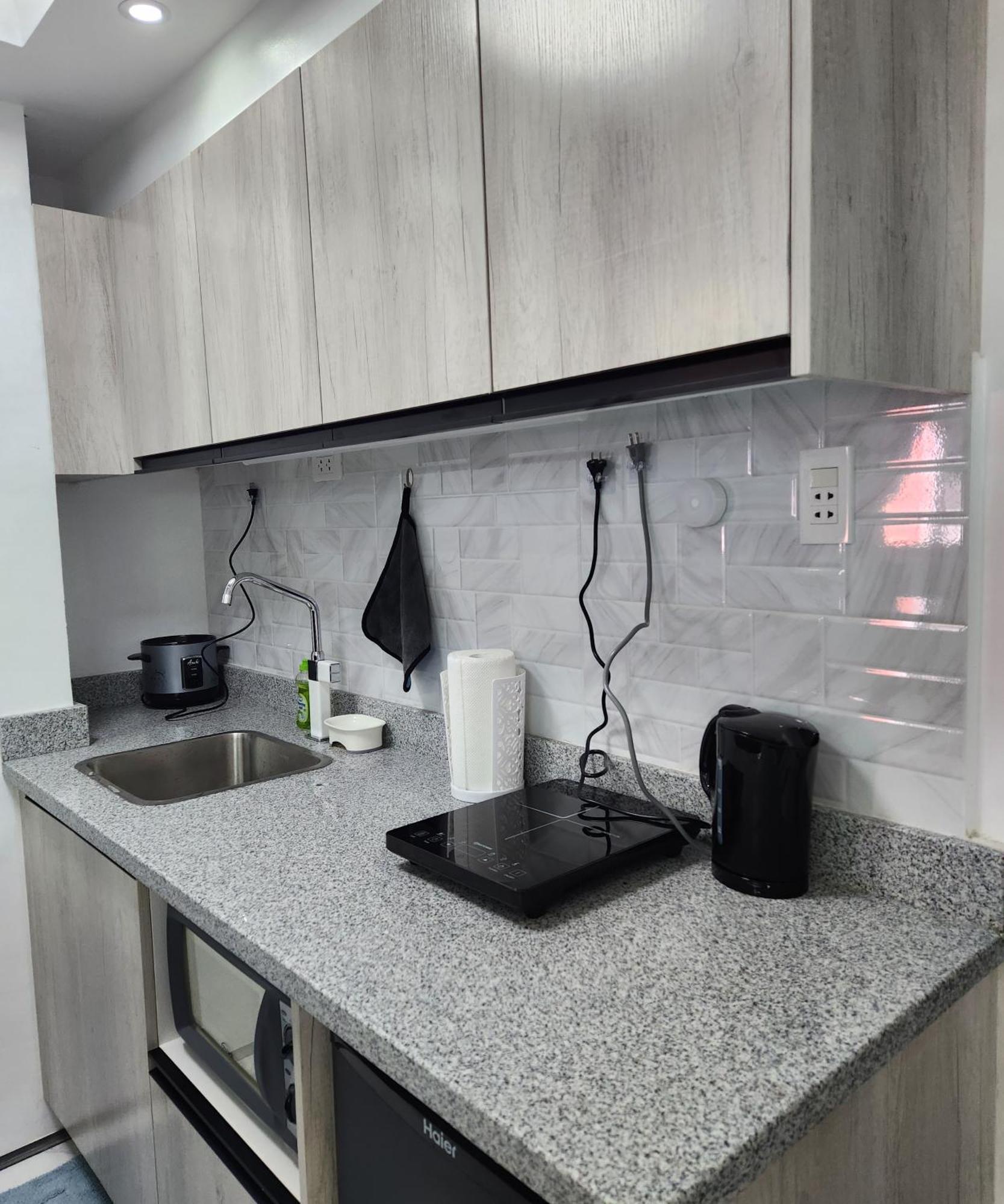 Condo Azur Suites B207 Near Airport, Netflix, Stylish, Cozy With Swimming Pool Lapu-Lapu City Exteriör bild